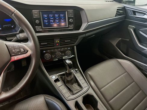 Used 2024 Volkswagen Jetta SE image 25