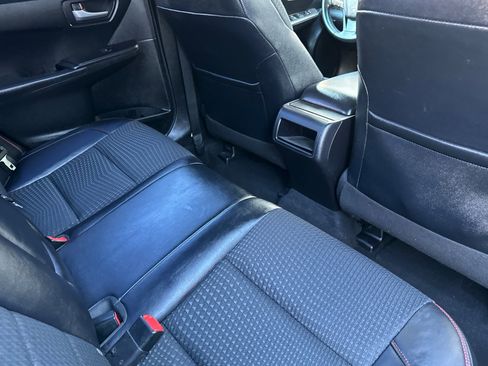 Used 2015 Toyota Camry SE image 17
