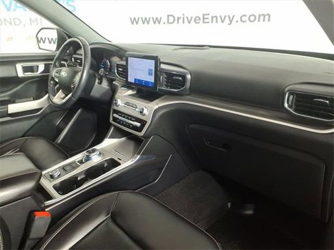 Used 2021 Ford Explorer XLT w/ Equipment Group 202A image 19