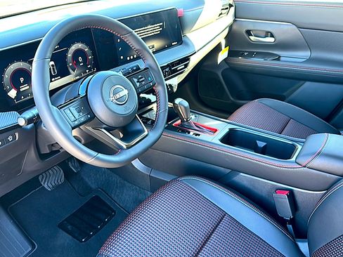 New 2026 Nissan Kicks SR w/ SR Premium Package image 9