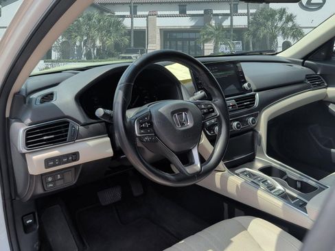 Used 2021 Honda Accord Touring image 12