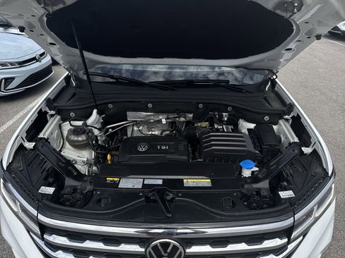 Used 2023 Volkswagen Atlas Cross Sport SE image 28