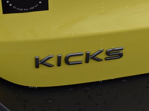 New 2026 Nissan Kicks SR w/ SR Premium Package FWD image 8