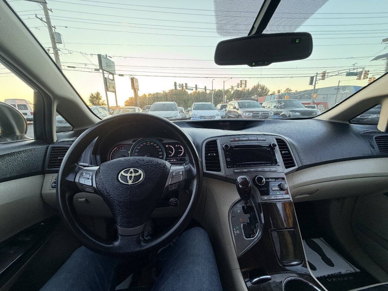 Used 2010 Toyota Venza AWD w/ Convenience Pkg image 3