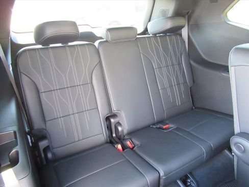 New 2026 Buick Enclave Avenir w/ Super Cruise Package FWD image 29