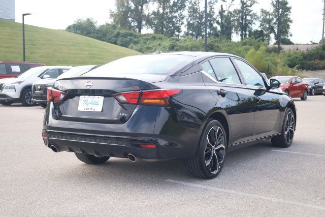 Used 2025 Nissan Altima 2.5 SR AWD/4WD image 4
