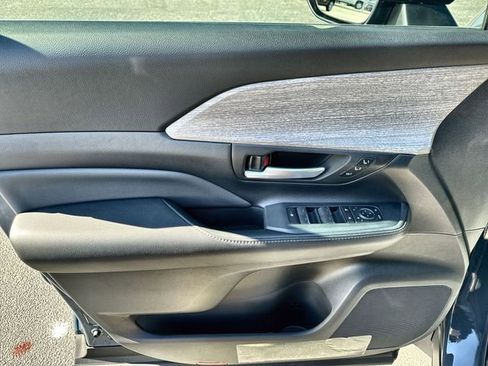 Used 2024 Toyota Grand Highlander Limited image 22