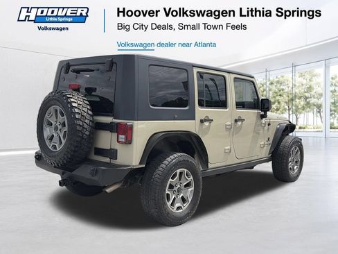 Used 2018 Jeep Wrangler Unlimited Rubicon w/ Connectivity Group AWD/4WD image 21