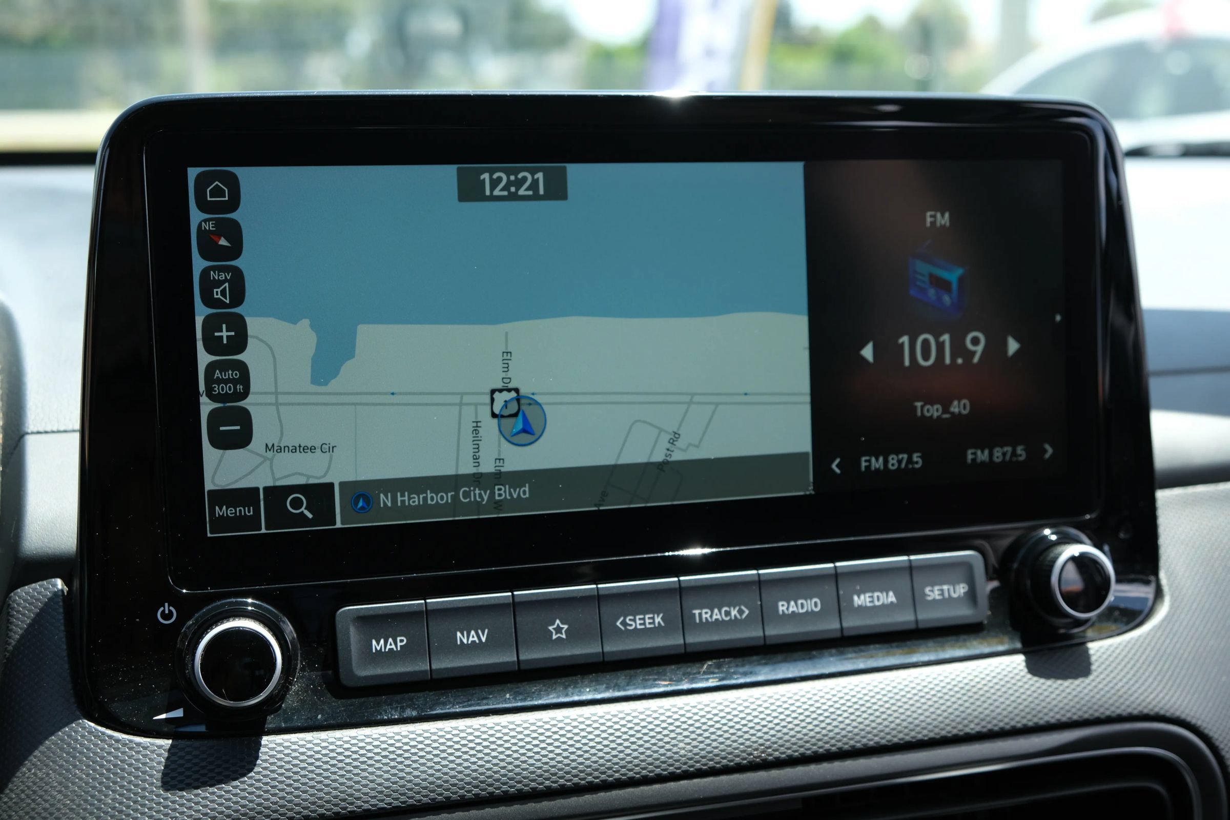 Used 2022 Hyundai Kona Limited FWD image 23