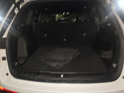 Used 2025 Jeep Grand Cherokee Altitude image 8