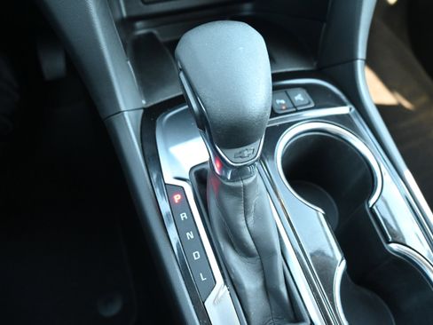 Used 2024 Chevrolet Equinox Premier FWD image 27