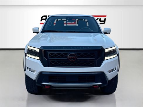 Used 2024 Nissan Frontier PRO-4X w/ Pro Convenience Package image 2