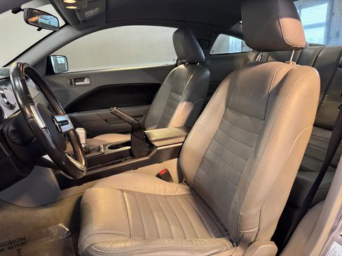 Used 2006 Ford Mustang GT Premium image 14