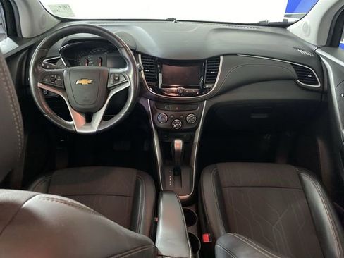 Certified 2022 Chevrolet Trax LT w/ Driver Confidence Package image 25