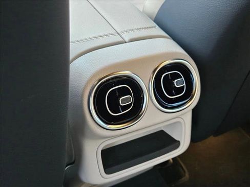 Certified 2026 Mercedes-Benz GLC 300 4MATIC image 13