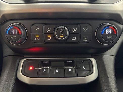 Used 2023 GMC Acadia SLT image 18