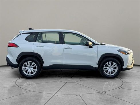 Used 2024 Toyota Corolla Cross L image 7