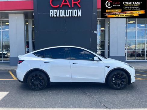 Used 2023 Tesla Model Y Long Range image 8