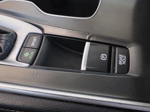 Used 2018 Honda Accord Touring image 26