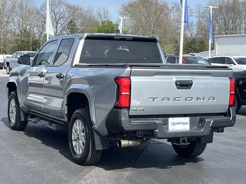 Used 2024 Toyota Tacoma SR w/ SR Upgrade Package image 5