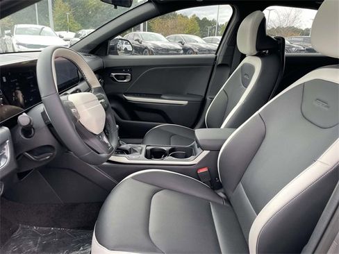 New 2025 Kia K4 GT-Line w/ GT-Line Premium Package image 24