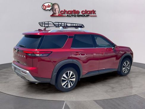 Certified 2024 Nissan Pathfinder SL FWD image 6