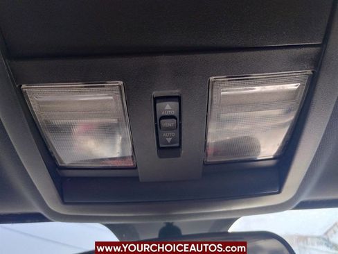 Used 2010 Dodge Challenger SE image 27