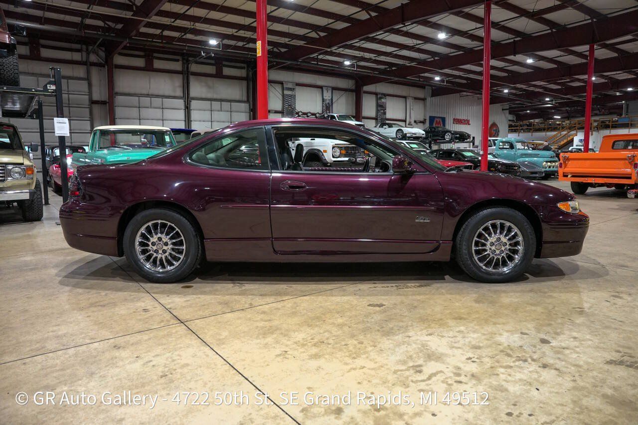 Used 2002 Pontiac Grand Prix GTP FWD image 10
