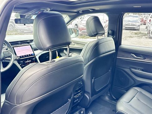 New 2025 Jeep Grand Cherokee L Limited w/ Black Appearance Package image 27