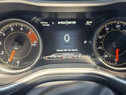 Used 2017 Jeep Cherokee Trailhawk w/ Cold Weather Group AWD/4WD image 18
