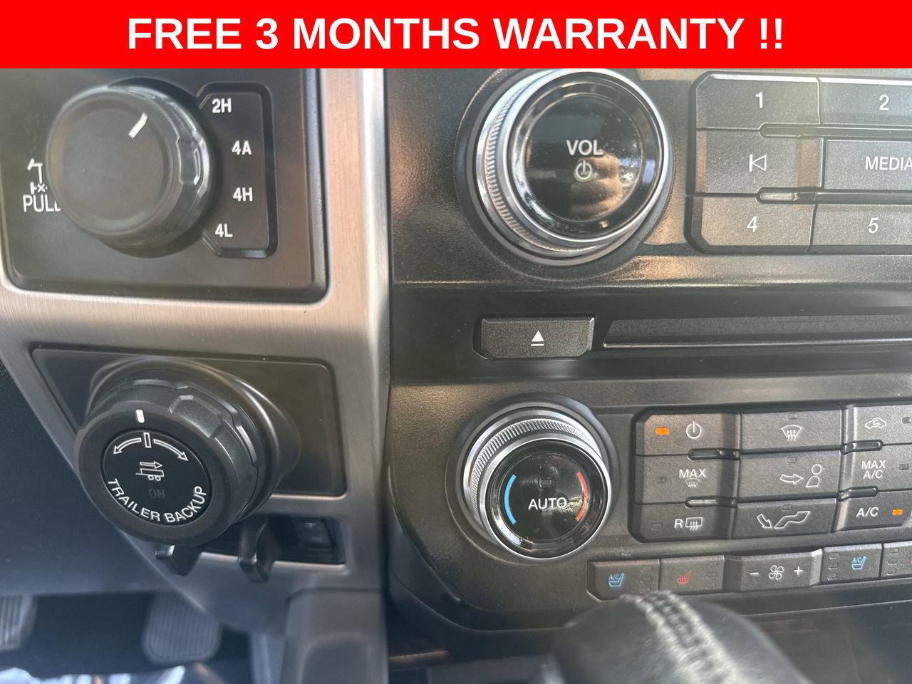 Used 2016 Ford F150 Platinum w/ Equipment Group 701A Luxury AWD/4WD image 29