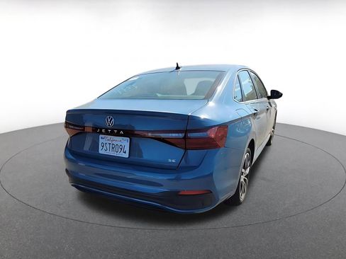 Used 2025 Volkswagen Jetta SE image 6