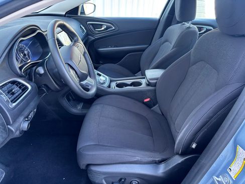 Used 2015 Chrysler 200 Limited w/ Convenience Group image 14