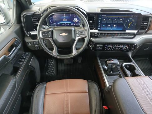 Used 2024 Chevrolet Silverado 1500 High Country w/ Z71 Off-Road Package AWD/4WD image 12