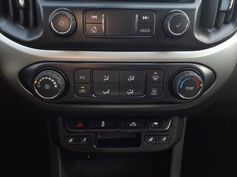 Used 2021 Chevrolet Colorado LT w/ LT Convenience Package image 13