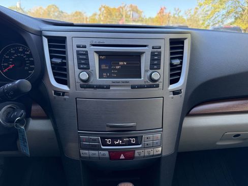 Used 2014 Subaru Outback 2.5i Limited image 11