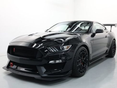 Used 2019 Ford Mustang Shelby GT350R w/ GT350R Equipment Group 920A RWD image 1