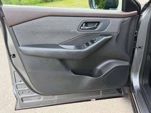 Used 2023 Nissan Rogue S FWD image 21