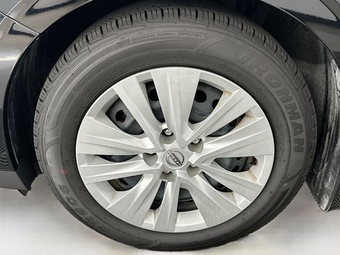 Used 2025 Nissan Sentra S FWD image 11
