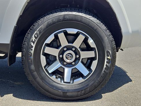 Used 2024 Toyota 4Runner TRD Off-Road Premium w/ Moonroof Package AWD/4WD image 8