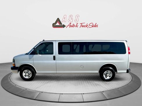 Used 2016 Chevrolet Express 3500 LT w/ LT Preferred Equipment Group image 6