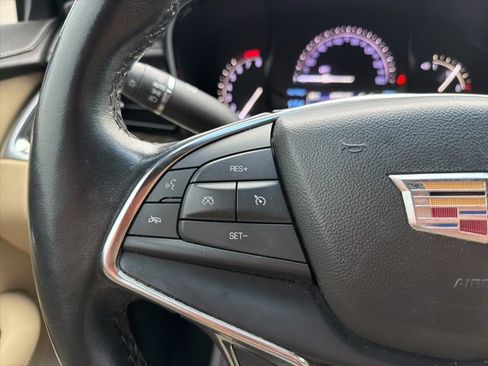 Used 2019 Cadillac XT5 FWD image 19