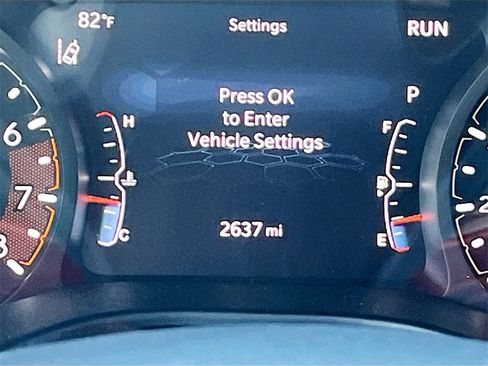 Used 2025 Jeep Compass Latitude image 12