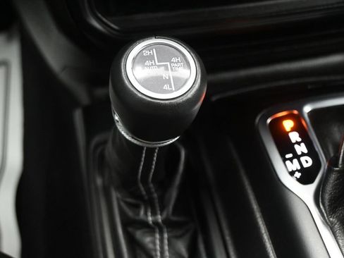Used 2023 Jeep Wrangler Unlimited Sahara w/ Cold Weather Group AWD/4WD image 24