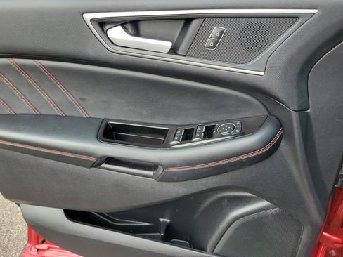 Used 2020 Ford Edge ST-Line w/ Cold Weather Package image 19