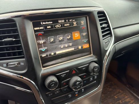 Used 2014 Jeep Grand Cherokee Limited w/ Luxury Group II image 8