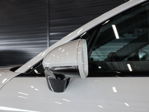 Used 2025 Porsche Panamera image 31