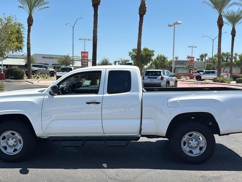 Used 2022 Toyota Tacoma SR RWD image 5