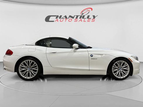 Used 2009 BMW Z4 sDrive35i image 6