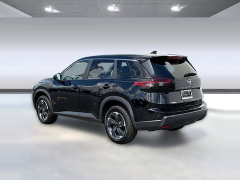 Used 2025 Nissan Rogue SV FWD image 3